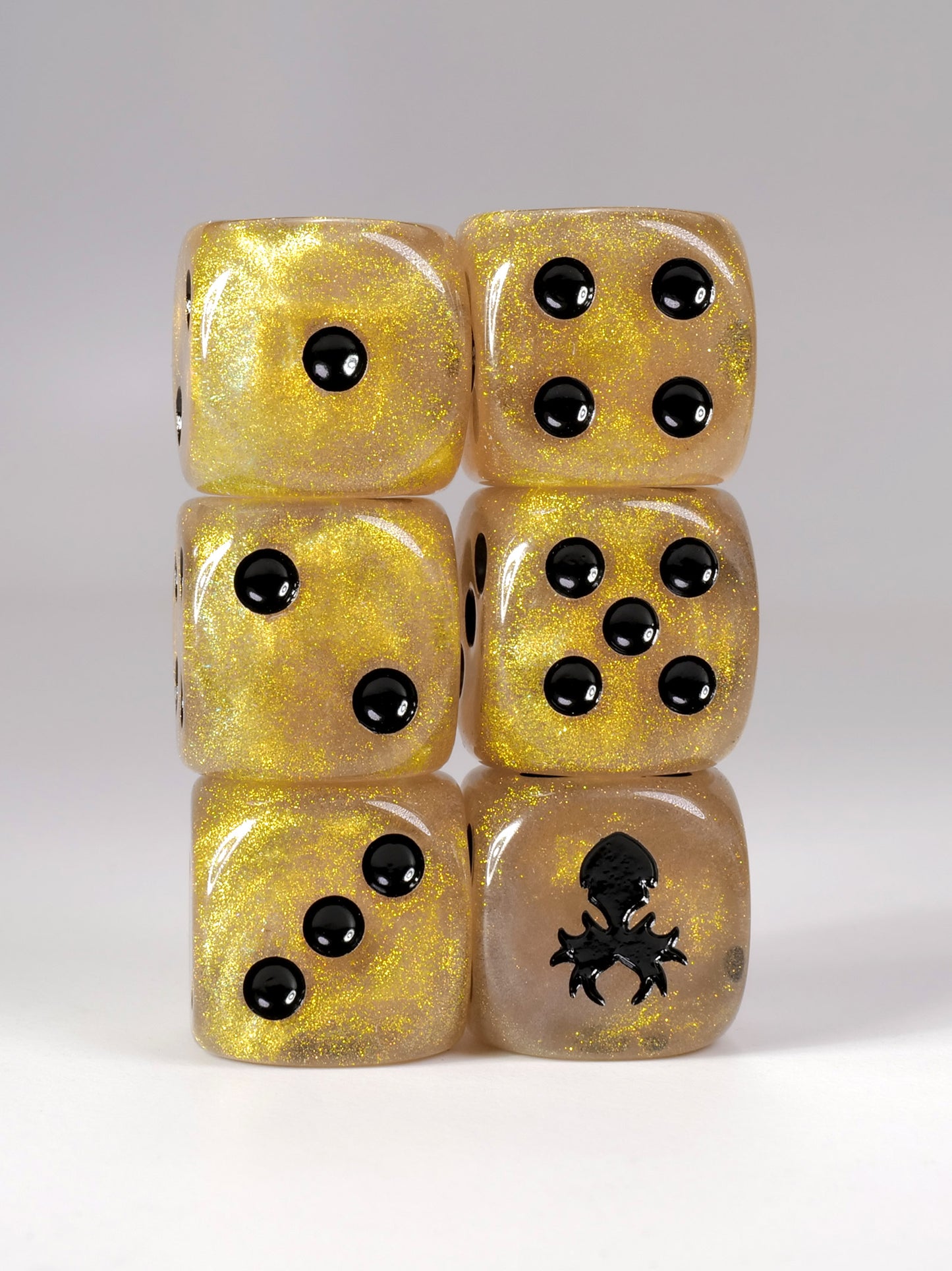 Hedge Witch 12mm gold d6 pips with black ink for war hammer dice 40k by Kraken Dice