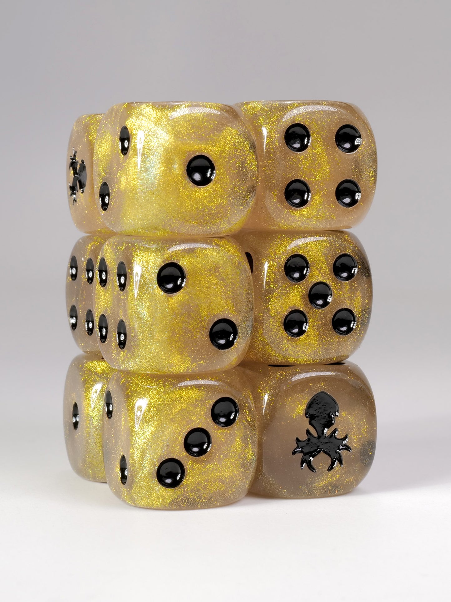 Hedge Witch 12mm gold d6 pips with black ink for war hammer dice 40k by Kraken Dice
