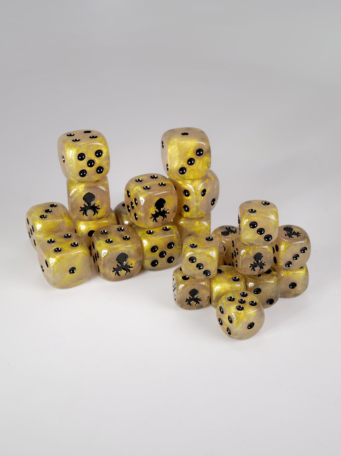 Hedge Witch 12mm gold d6 pips with black ink for warhammer dice 40k by Kraken Dice