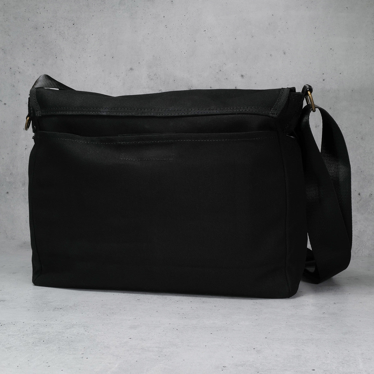 Kraken Dice Messenger Bag Medium