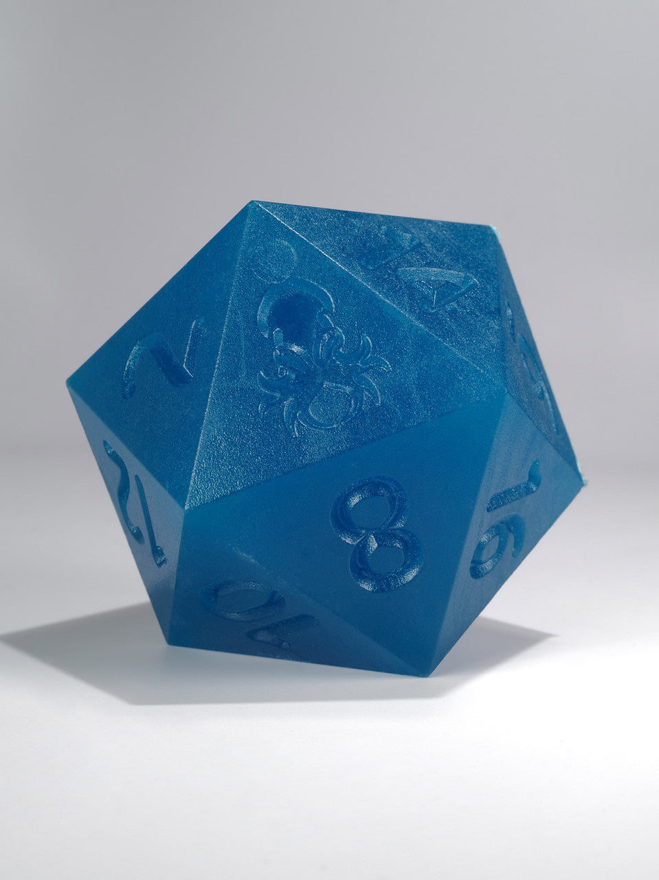 RAW 55mm Glow in the Dark Blue D20