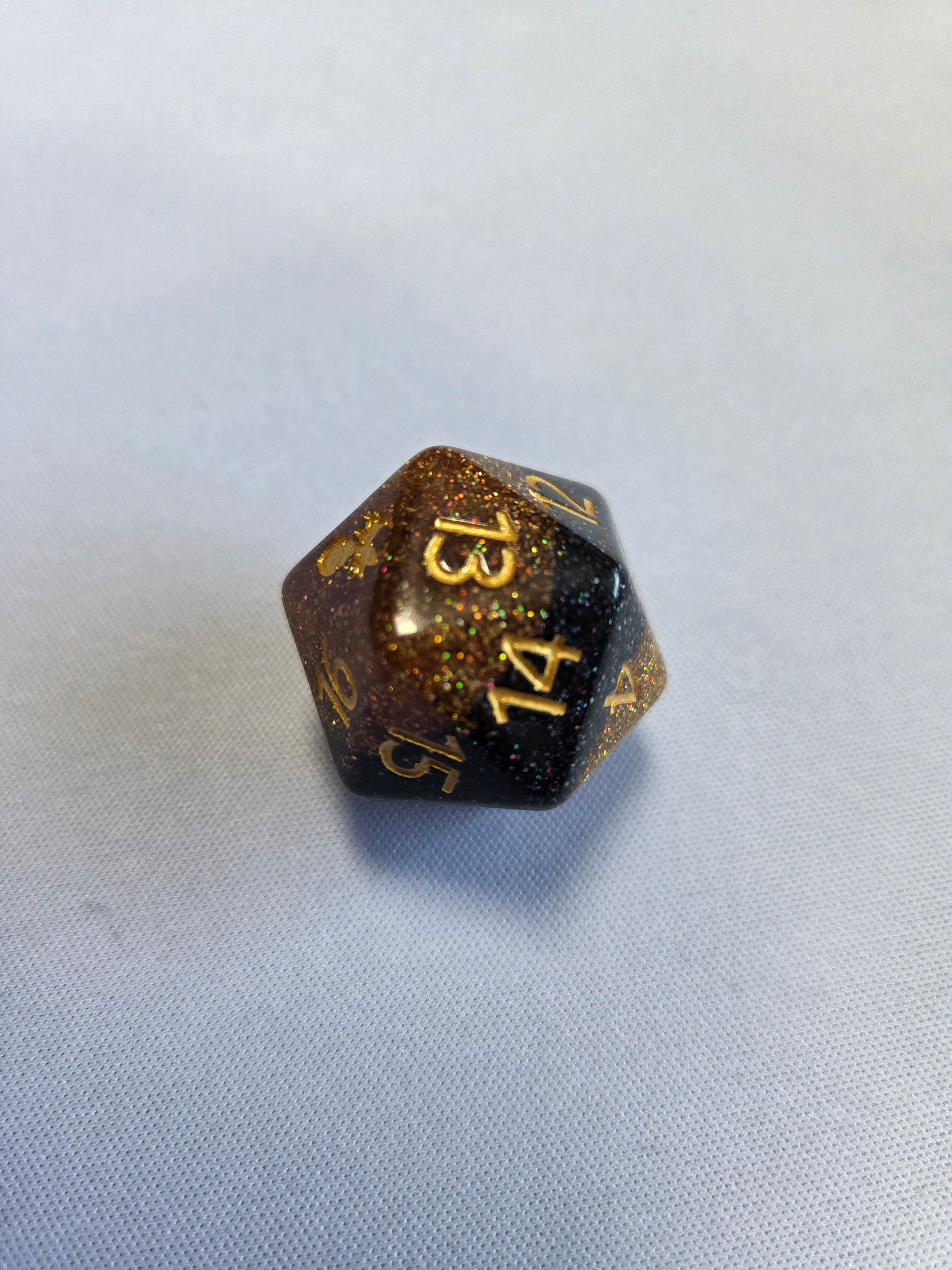 Pact Magic Spindown D20 Inked In Gold